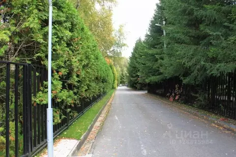 Участок в Московская область, Одинцовский городской округ, с. Лайково, ...