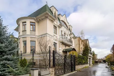 Коттедж в Москва 2-я Лыковская ул., 65К1 (553 м)