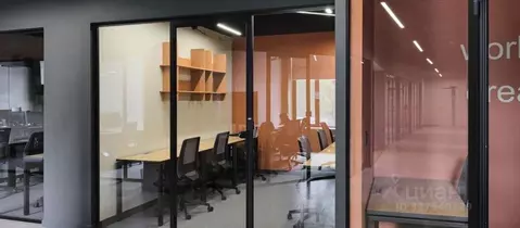 Офис в Санкт-Петербург Малоохтинский просп., 68 (425 м)