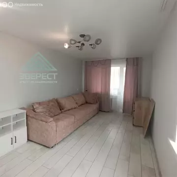 3-комнатная квартира: Расцвет, улица Микроквартал, 2 (60.9 м)