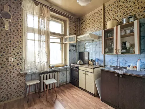 Продается 5-комнатная квартира