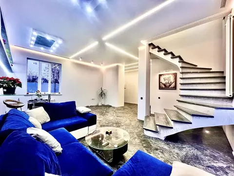 5-к кв. Московская область, Домодедово Западный мкр, ул. Красная, 77 ...