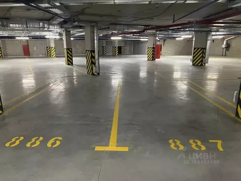 Гараж в Санкт-Петербург ул. Верхне-Каменская, 11к1 (13 м)