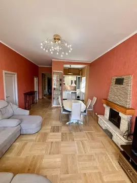 4-к кв. Санкт-Петербург 9-я Васильевского острова линия, 70 (82.0 м)