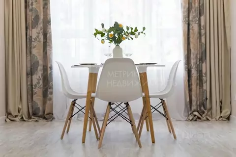 2-к кв. Тюменская область, Тюмень ул. Александра Звягина, 12 (57.9 м)