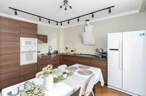 2-к кв. Тюменская область, Тюмень ул. Монтажников, 49 (80.0 м)