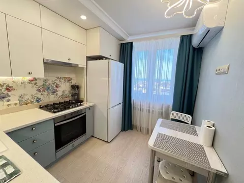 2-к кв. Крым, Евпатория просп. Ленина, 56 (50.0 м)