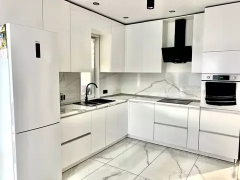 Коттедж в Волгоградская область, Волгоград ул. Джамбула Джабаева, ...