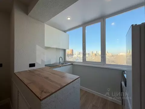 Студия Тюменская область, Тюмень ул. Республики, 239 (17.0 м)