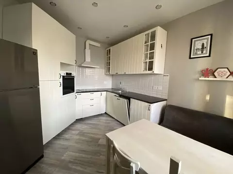 3-к кв. Санкт-Петербург пос. Шушары, пер. Вилеровский, 6 (82.2 м)