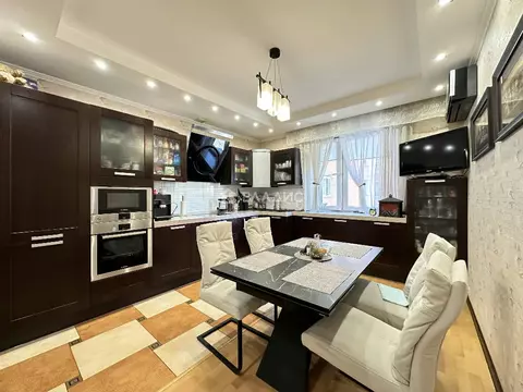 Продается 3-комнатная квартира