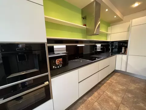 3-к кв. Санкт-Петербург Бухарестская ул., 110к1 (103.3 м)