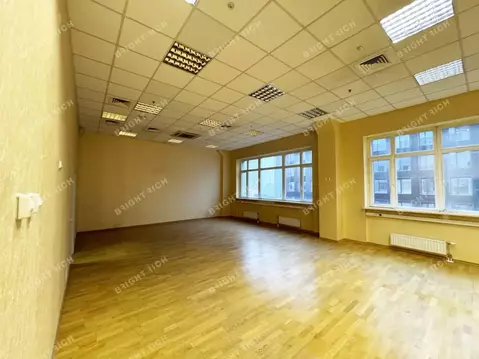Офис в Санкт-Петербург пл. Конституции, 1 (600 м)