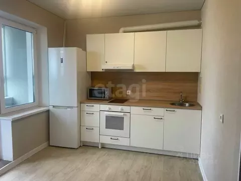 Студия Тюменская область, Тюмень ул. Парада Победы, 9 (22.8 м)