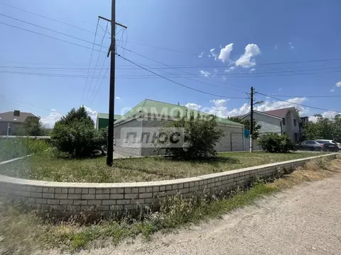Дом в Волгоградская область, Волгоград пос. Ангарский, ул. Комиссара ...