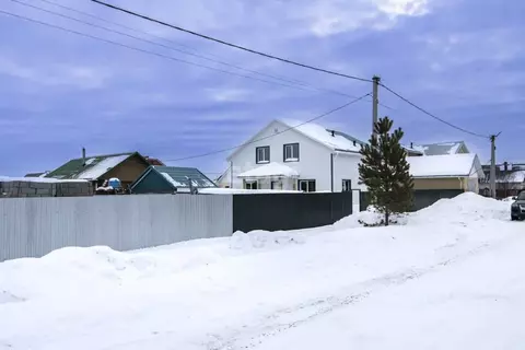 Дом в Тюменская область, Тюменский муниципальный округ, с. Чикча ул. ...
