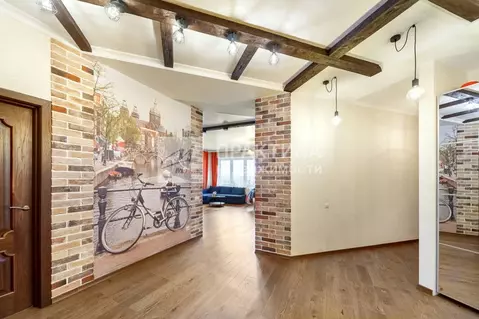 Продается 4-комнатная квартира