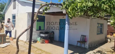 Участок в Крым, Сакский район, Ромашкинское с/пос, с. Колоски ул. ...