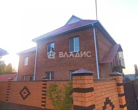 Дом в Белгородская область, Белгород пер. 2-й Комсомольский, 1в (200 ...