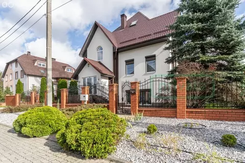 Дом в Калининград, улица Евгения Колесникова (224 м)