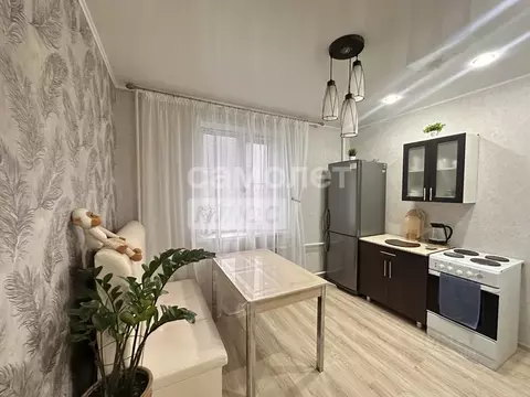 1-к кв. Курская область, Курск просп. Вячеслава Клыкова, 64 (36.0 м)