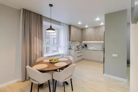 2-к кв. Тюменская область, Тюмень ул. Тимофея Кармацкого, 7 (84.7 м)