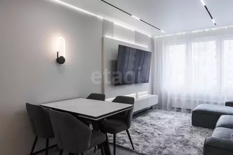 2-к кв. Тюменская область, Тюмень ул. 50 лет Октября, 57Бк2 (70.0 м)