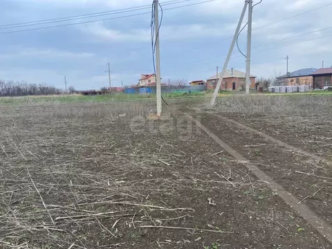 Участок в Ростовская область, Мясниковский район, с. Большие Салы ул. ...