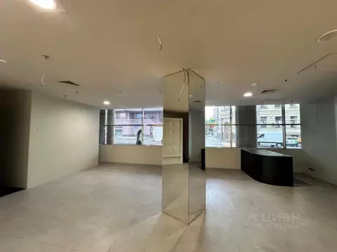 Торговая площадь в Москва Новинский бул., 8 (180 м)