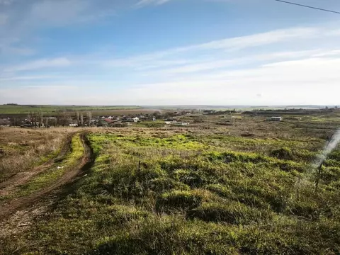 Участок в Крым, Симферопольский район, Молодежненское с/пос, с. ...