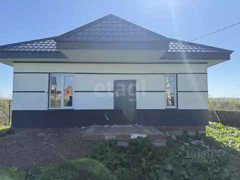 Дом в Башкортостан, Стерлитамакский район, Наумовский сельсовет, д. ...