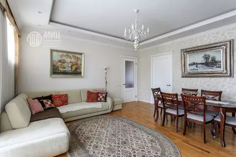 Продается 4-комнатная квартира