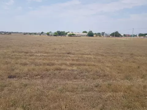Участок в Крым, Сакский район, Суворовское с/пос, с. Великое ул. ...