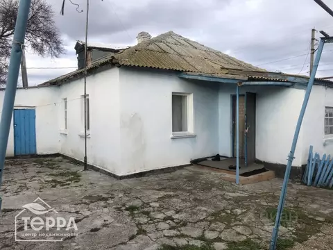 Дом в Крым, Сакский район, Суворовское с/пос, с. Великое ул. ...