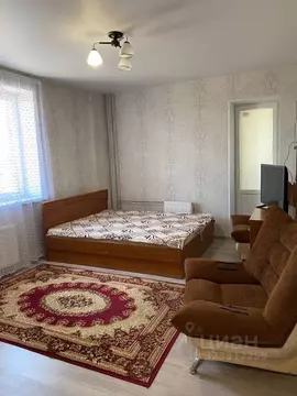 1-к кв. Курская область, Курск просп. Вячеслава Клыкова, 9В (38.0 м)