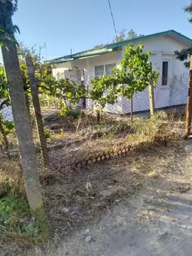 Дом в Крым, Сакский район, Штормовское с/пос, с. Крыловка ул. Садовая ...