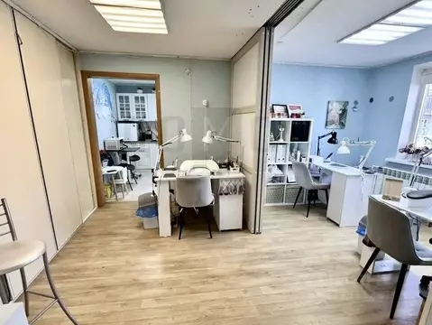 Помещение свободного назначения в Свердловская область, Ревда ул. ...