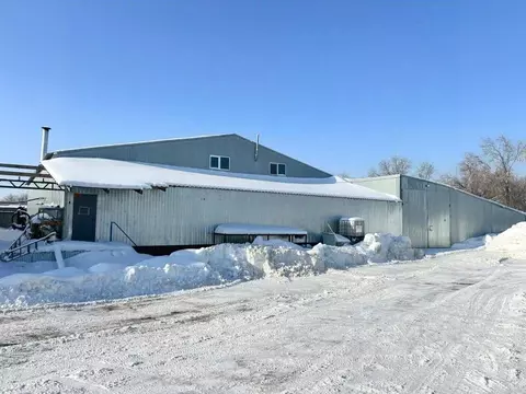 Склад в Саратовская область, пос. Зоринский ул. Дорожная, 1 (1000 м)