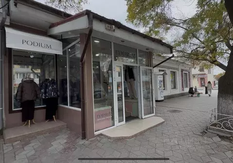 Торговая площадь в Крым, Феодосия ул. Назукина, 9 (70 м)