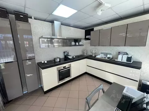 3-к кв. Омская область, Омск ул. Яковлева, 15 (158.6 м)