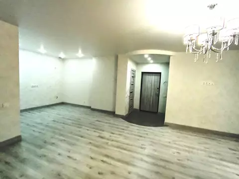 3-к кв. Омская область, Омск просп. Космический, 20к7 (76.0 м)