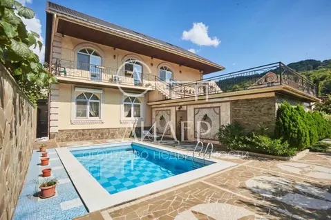 Дом в Краснодарский край, Сочи ул. Чекменева, 28/6 (385 м)