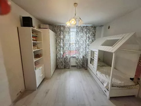 Продается 3-комнатная квартира