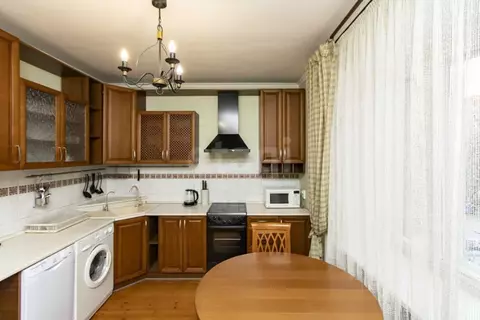 2-к кв. Тюменская область, Тюмень ул. Максима Горького, 30 (60.0 м)