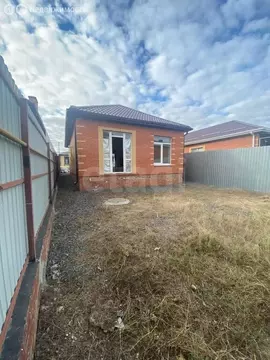 Дом в Елизаветинское сельское поселение, хутор Колузаево, улица Ленина ...