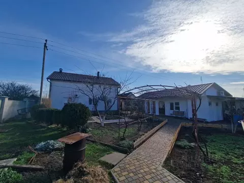 Дом в Крым, Сакский район, с. Молочное ул. Первомайская (223 м)