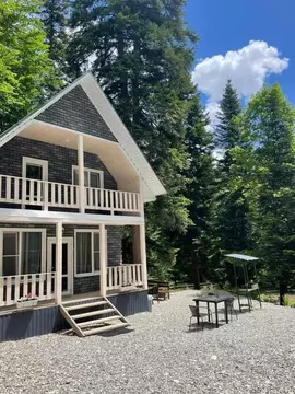 Дом в Карачаево-Черкесия, Зеленчукский район, с. Архыз пер. 3-й ...