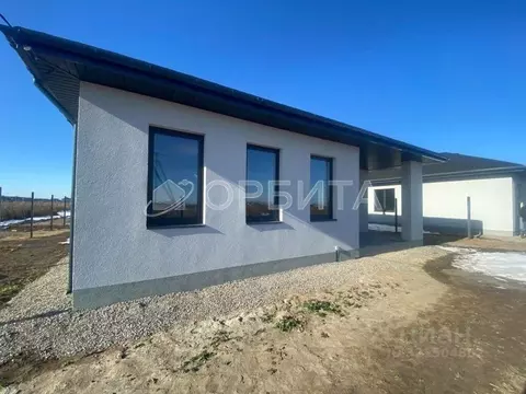 Дом в Тюменская область, Тюменский муниципальный округ, с. Успенка ул. ...