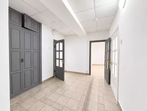 Помещение свободного назначения в Тюменская область, Тюмень ул. ...