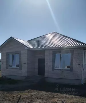 Дом в Астраханская область, Приволжский район, с. Растопуловка ул. ...